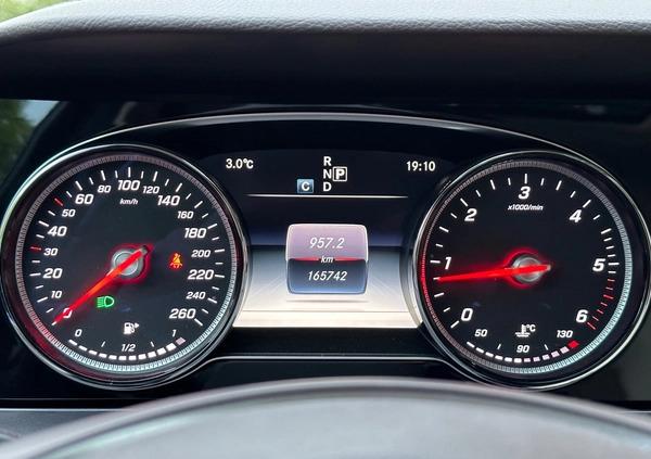 Mercedes-Benz Klasa E cena 120000 przebieg: 166000, rok produkcji 2016 z Wrocław małe 407